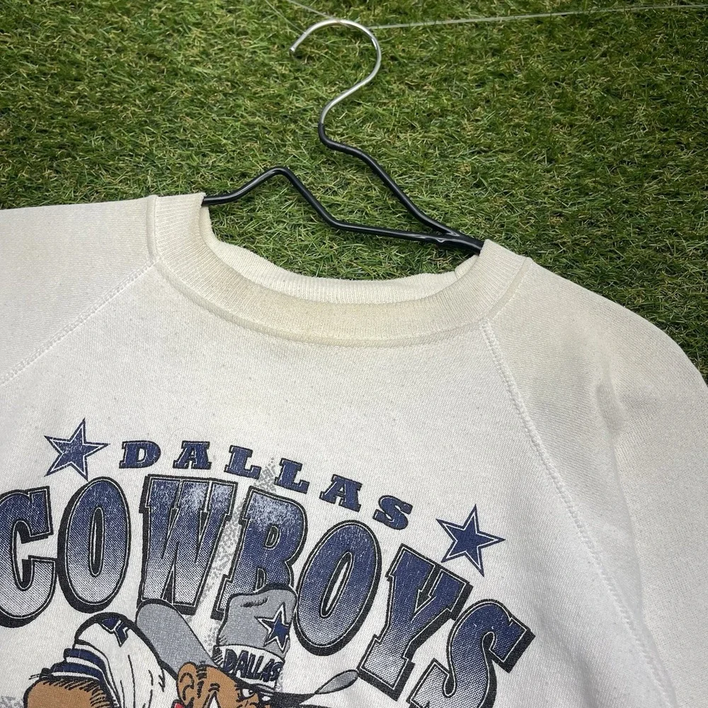 Vintage Dallas Cowboys Sweatshirt Mens Large Football White NFL Looney Tunes 90s